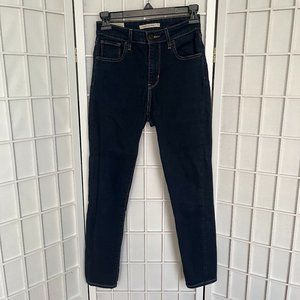 LEVIS 721 Skinny Jeans (Size 26)